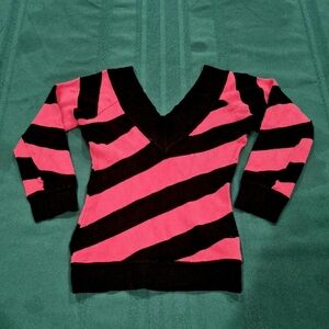 Bebe Black/Coral Pink Double V-Neck Cropped Sweater - Small.